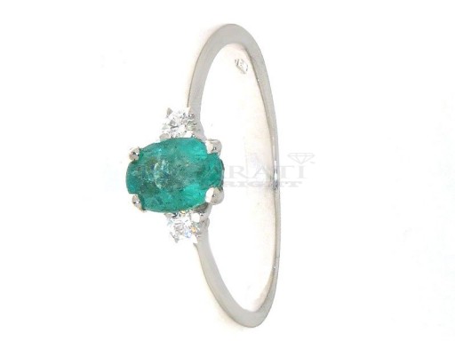 Emerald and diamond ring 0.08ct