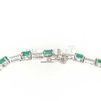 Bracelet with emeralds and diamonds