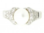 Pearl and diamond ring 0.4ct